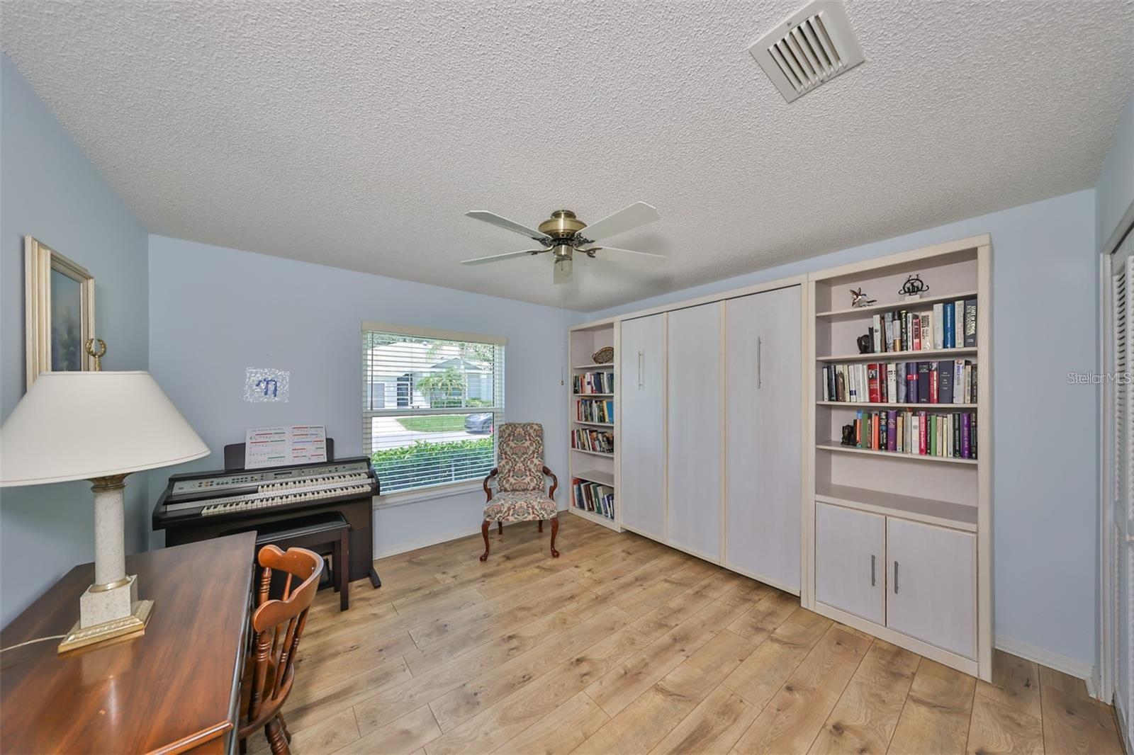 Image 20 of 53 For 736 Mccallister Avenue