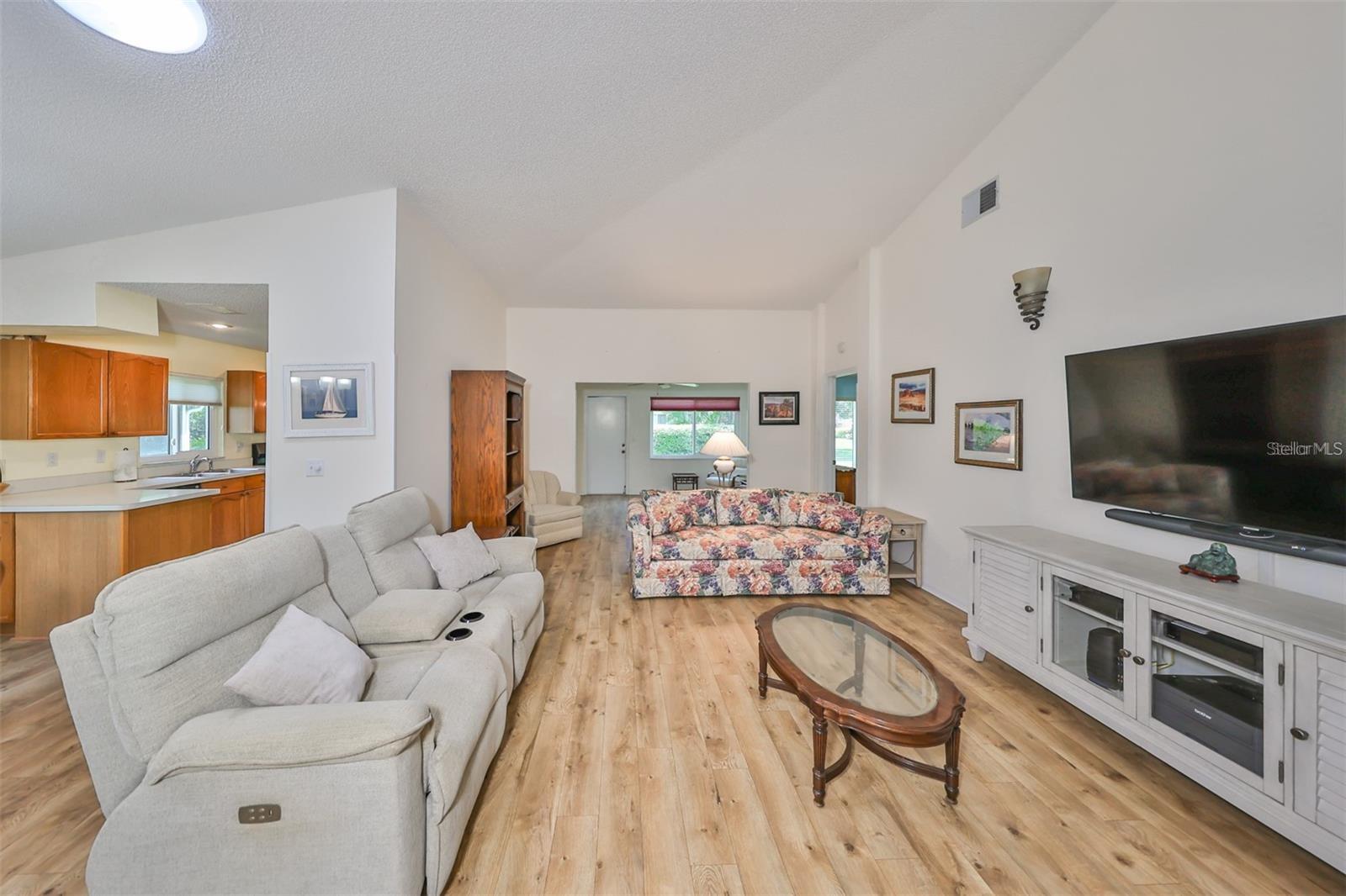 Image 7 of 53 For 736 Mccallister Avenue