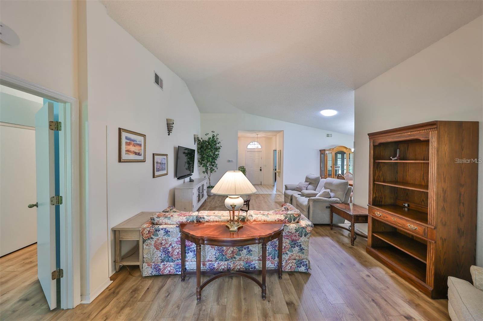 Image 8 of 53 For 736 Mccallister Avenue