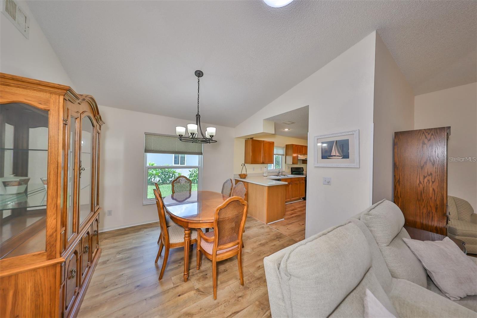 Image 9 of 53 For 736 Mccallister Avenue
