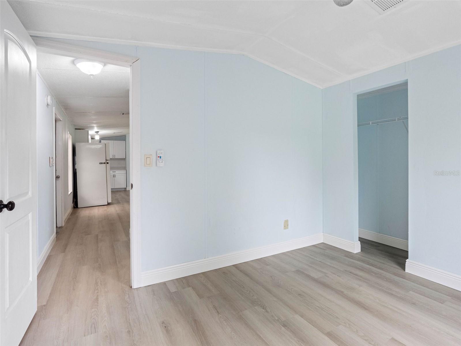 Listing photo id 15 for 8714 Meadowview Circle