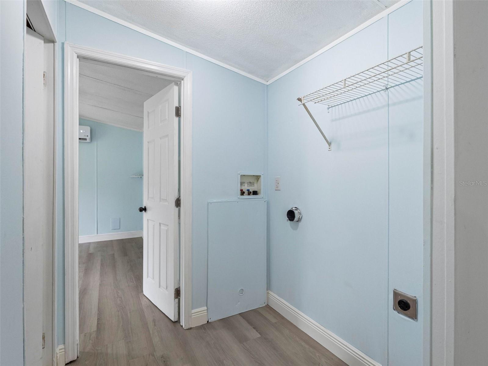 Listing photo id 19 for 8714 Meadowview Circle