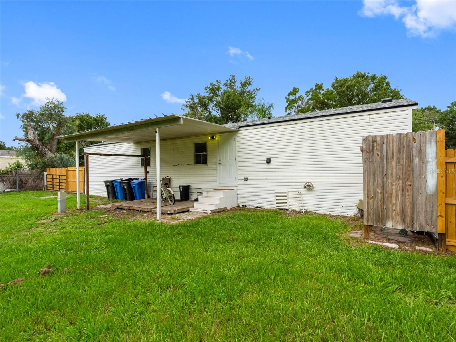 Listing photo id 26 for 8714 Meadowview Circle