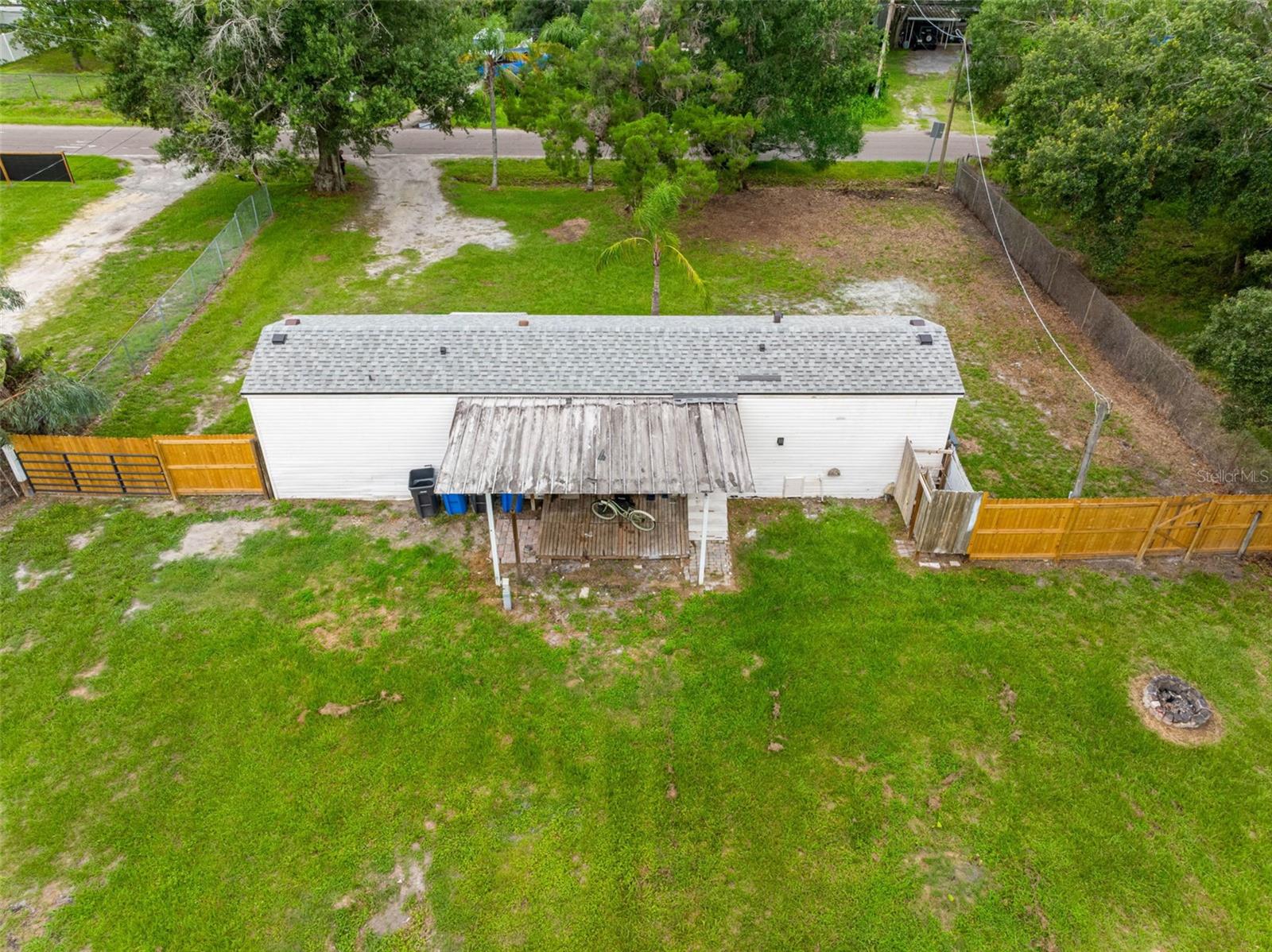 Listing photo id 27 for 8714 Meadowview Circle