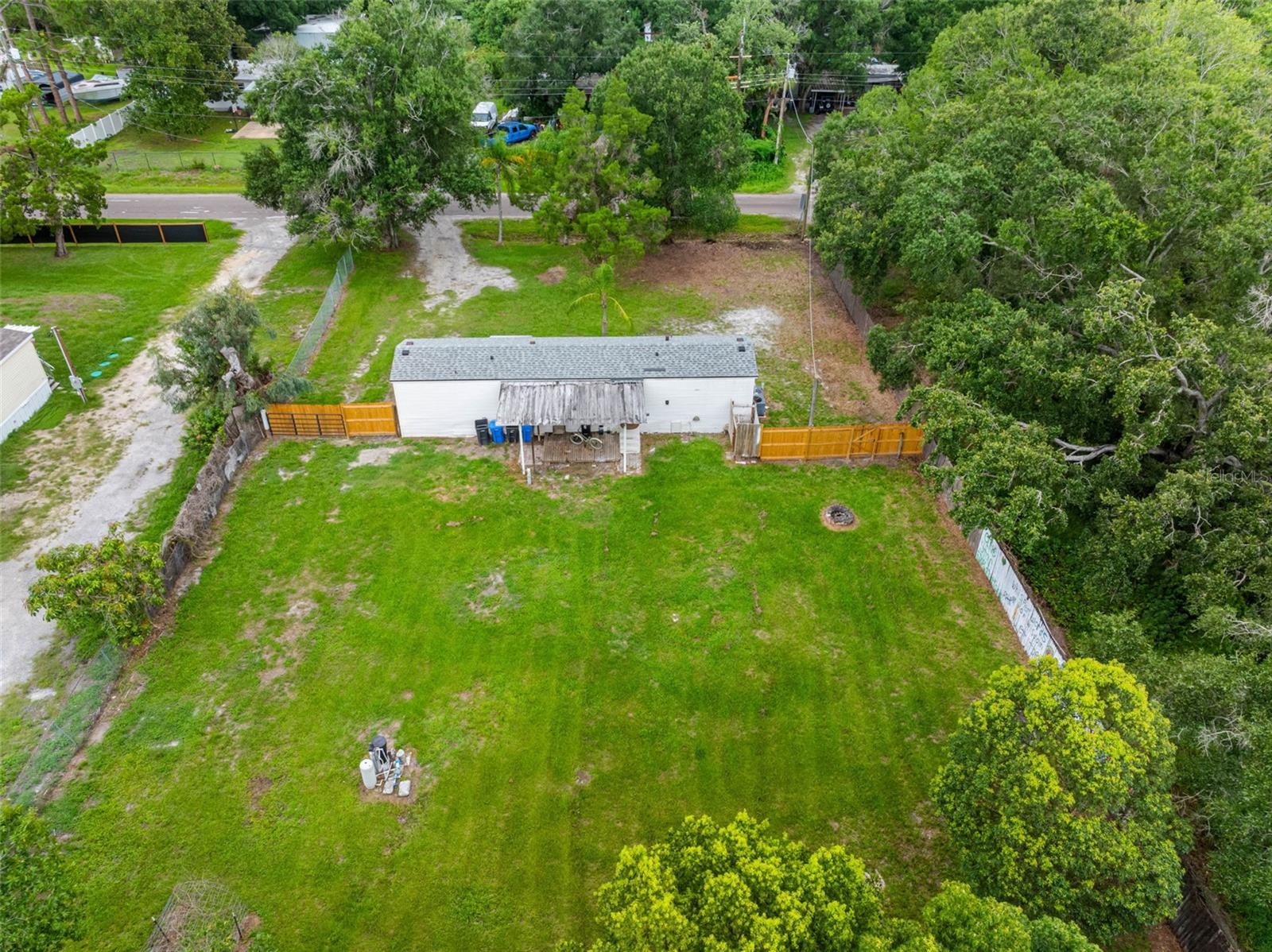 Listing photo id 31 for 8714 Meadowview Circle