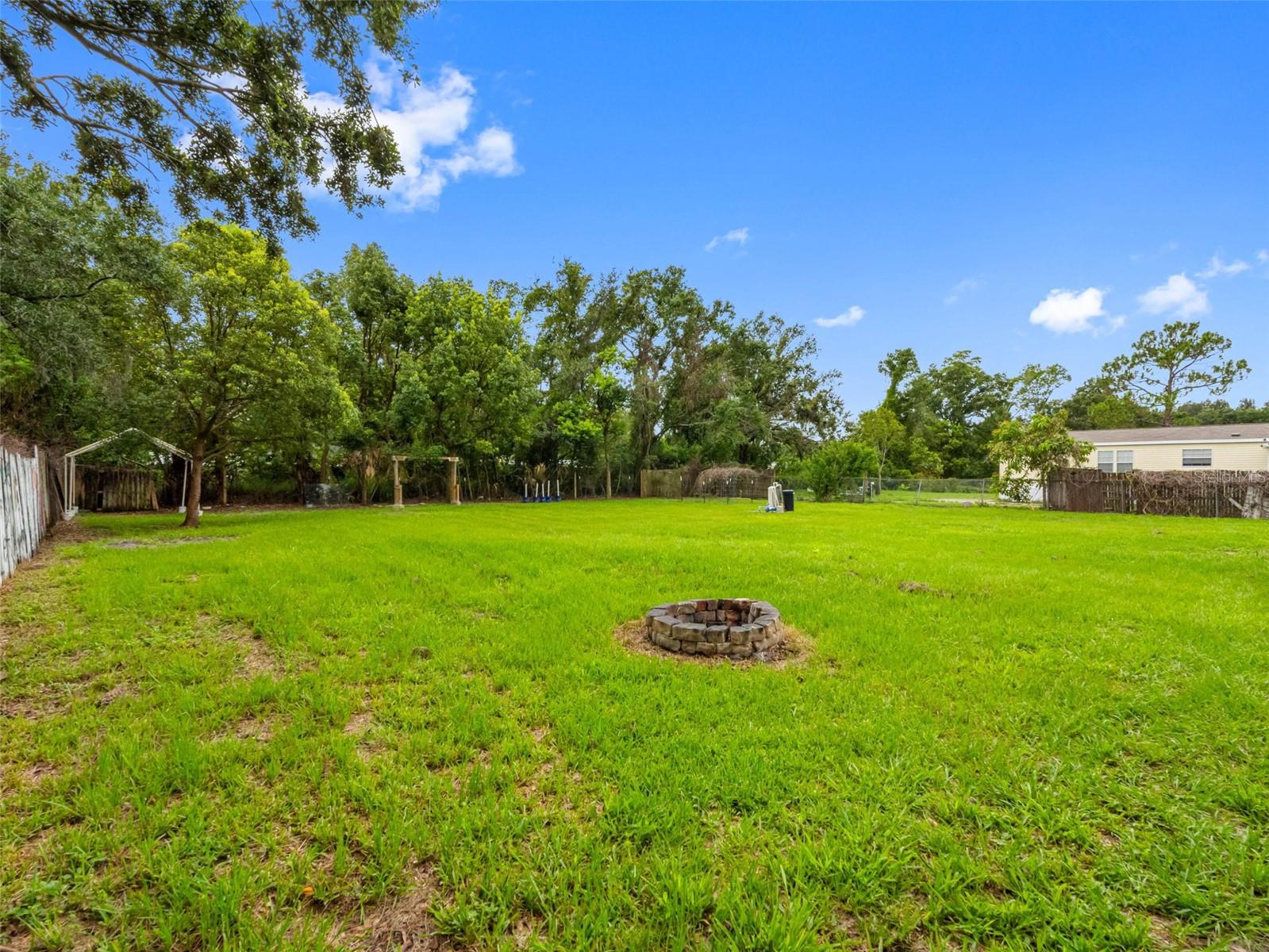 Listing photo id 38 for 8714 Meadowview Circle
