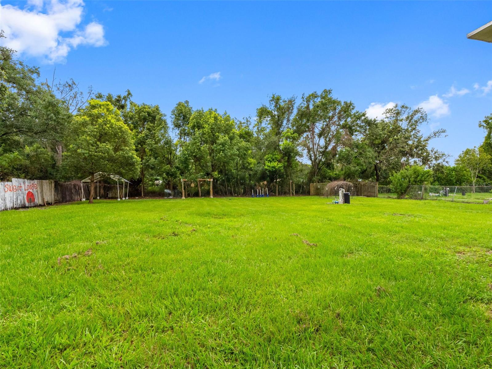 Listing photo id 41 for 8714 Meadowview Circle