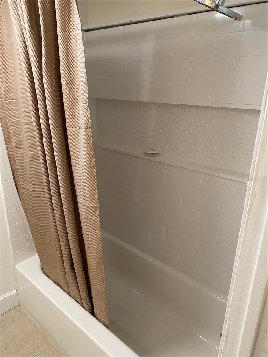 Image 17 of 19 For 320 Bayshore Boulevard 203