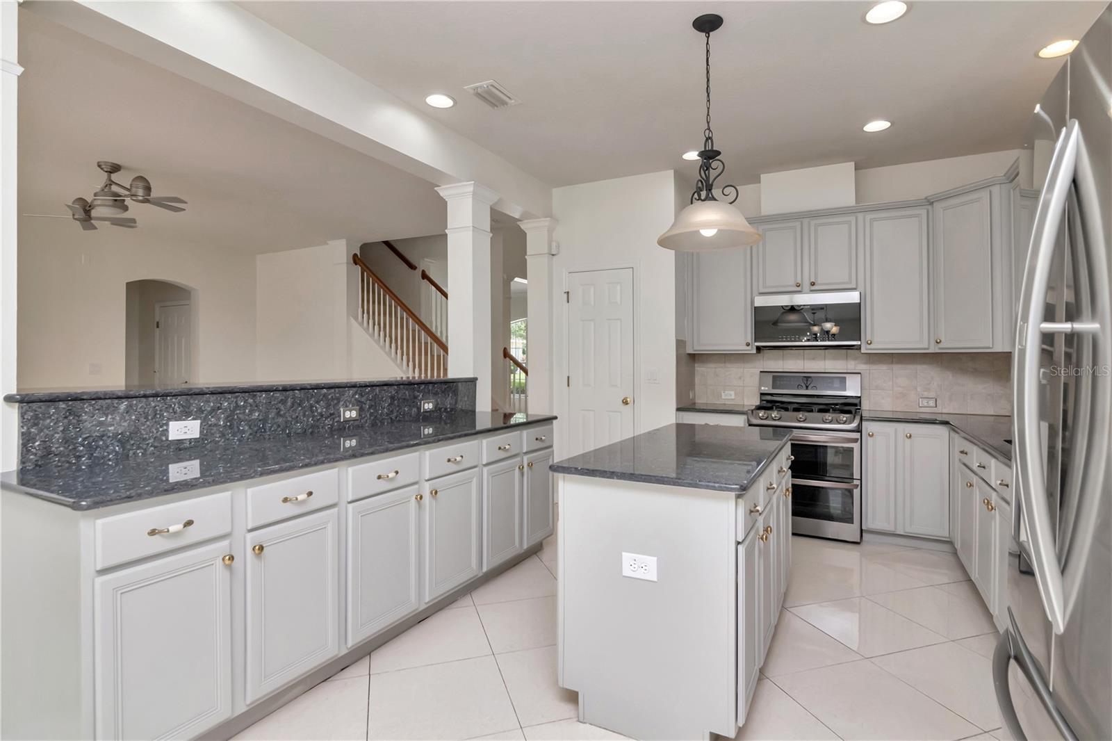 Listing photo id 14 for 16115 Colchester Palms Drive