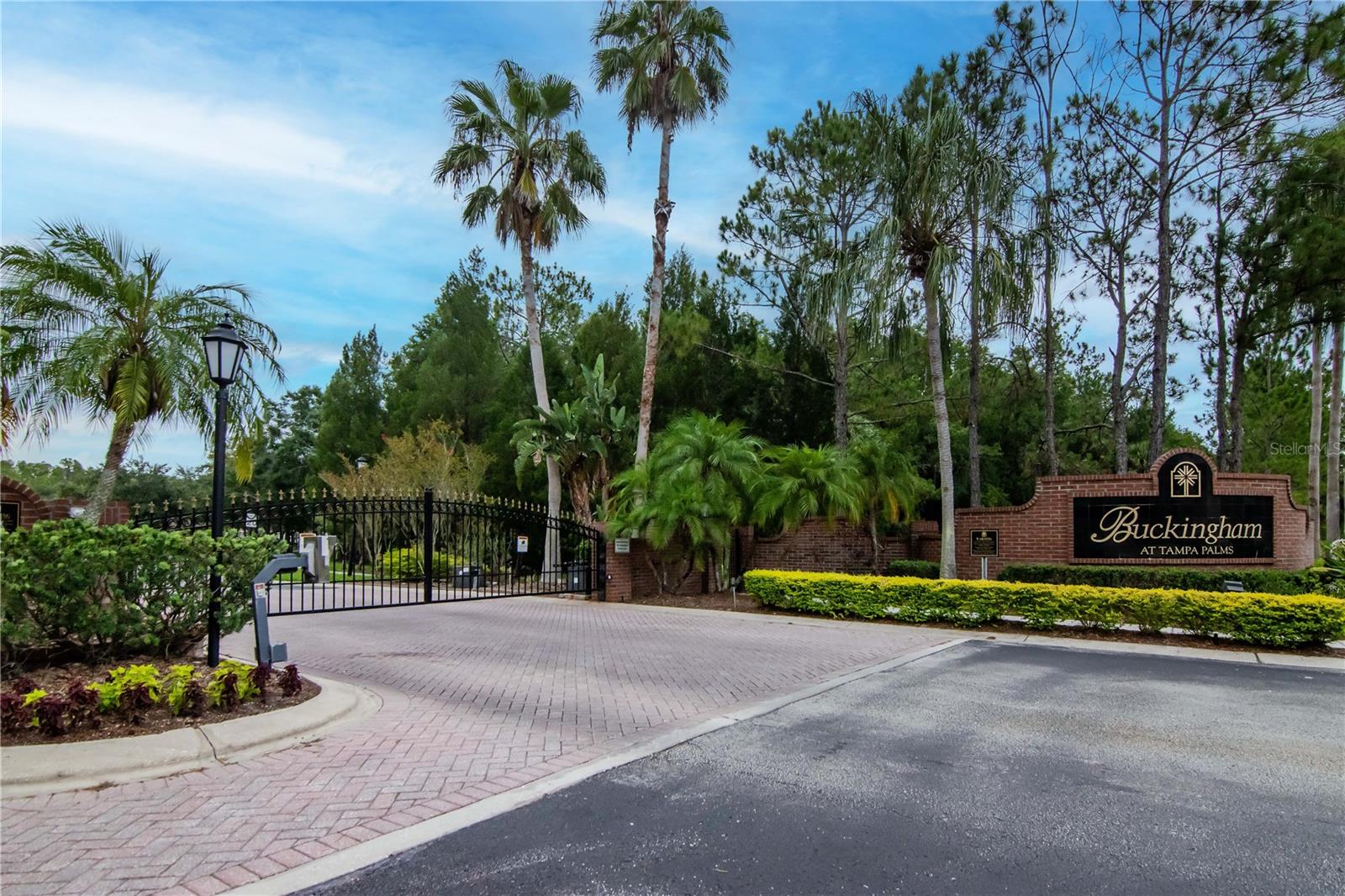 Listing photo id 1 for 16115 Colchester Palms Drive