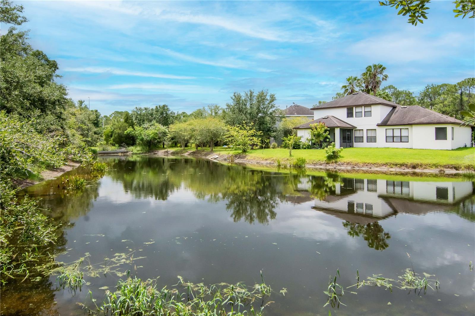 Listing photo id 32 for 16115 Colchester Palms Drive