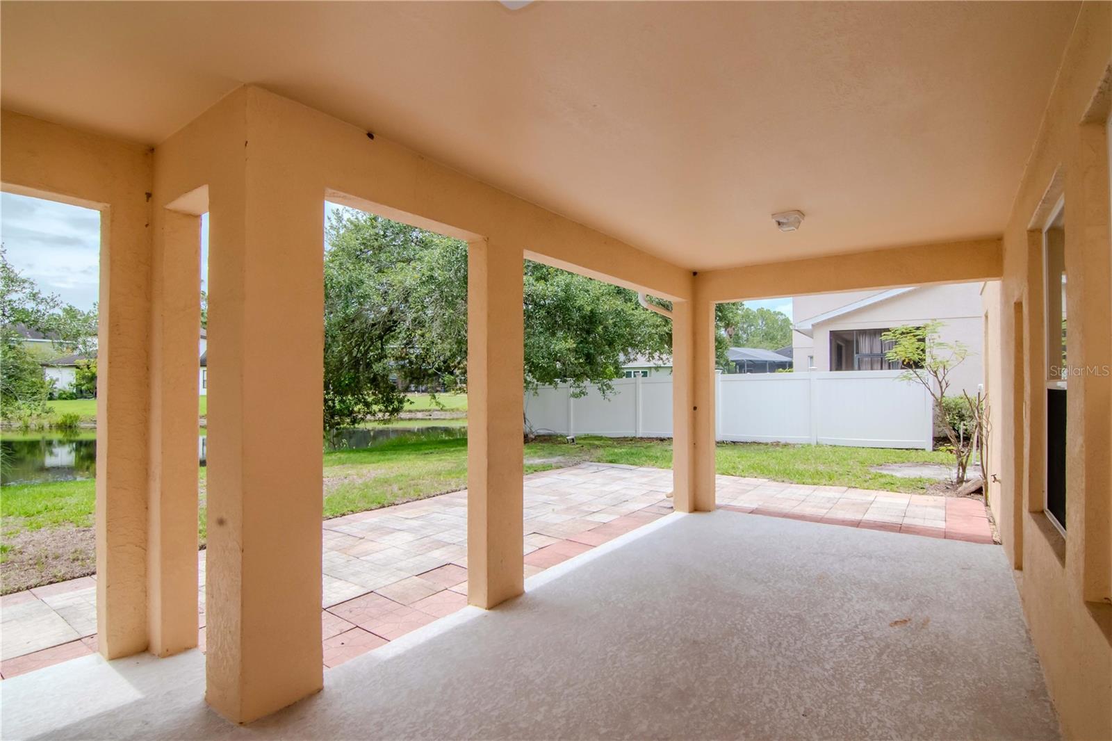 Listing photo id 38 for 16115 Colchester Palms Drive