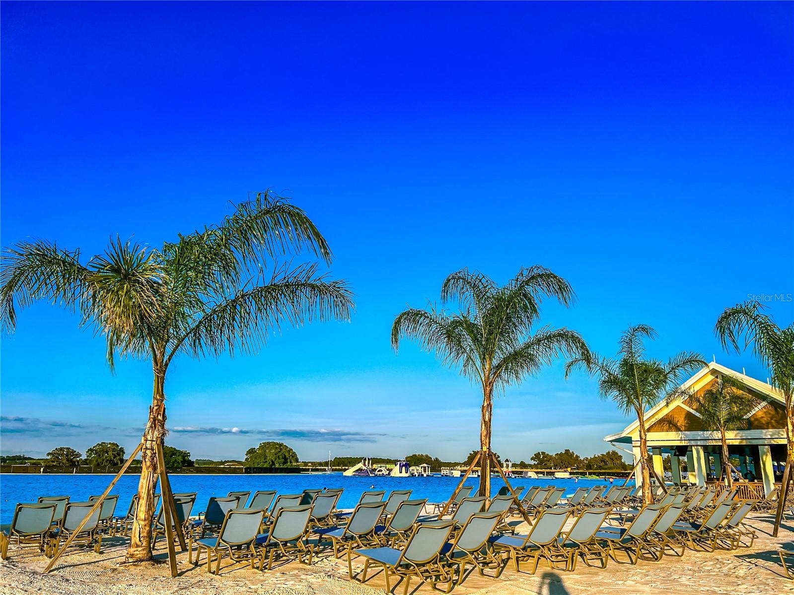 Listing photo id 10 for 10702 Laxer Cay Loop