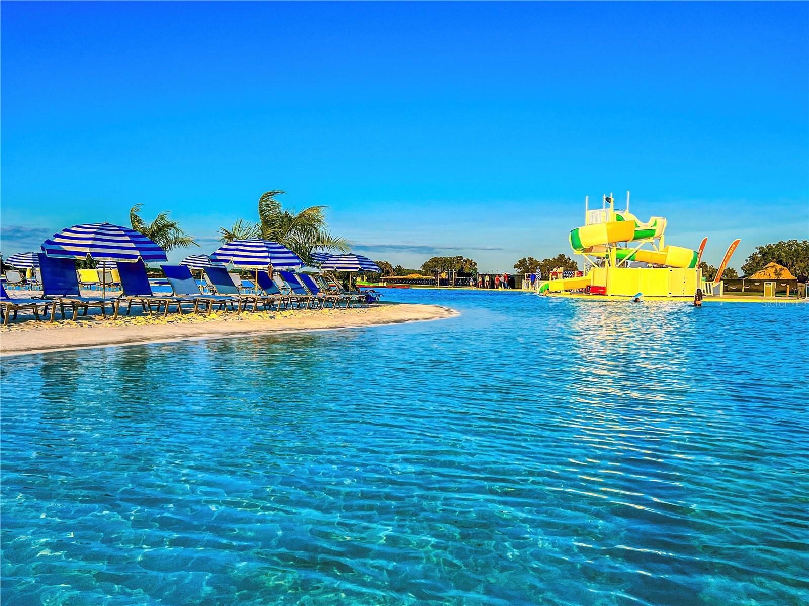 Listing photo id 11 for 10702 Laxer Cay Loop
