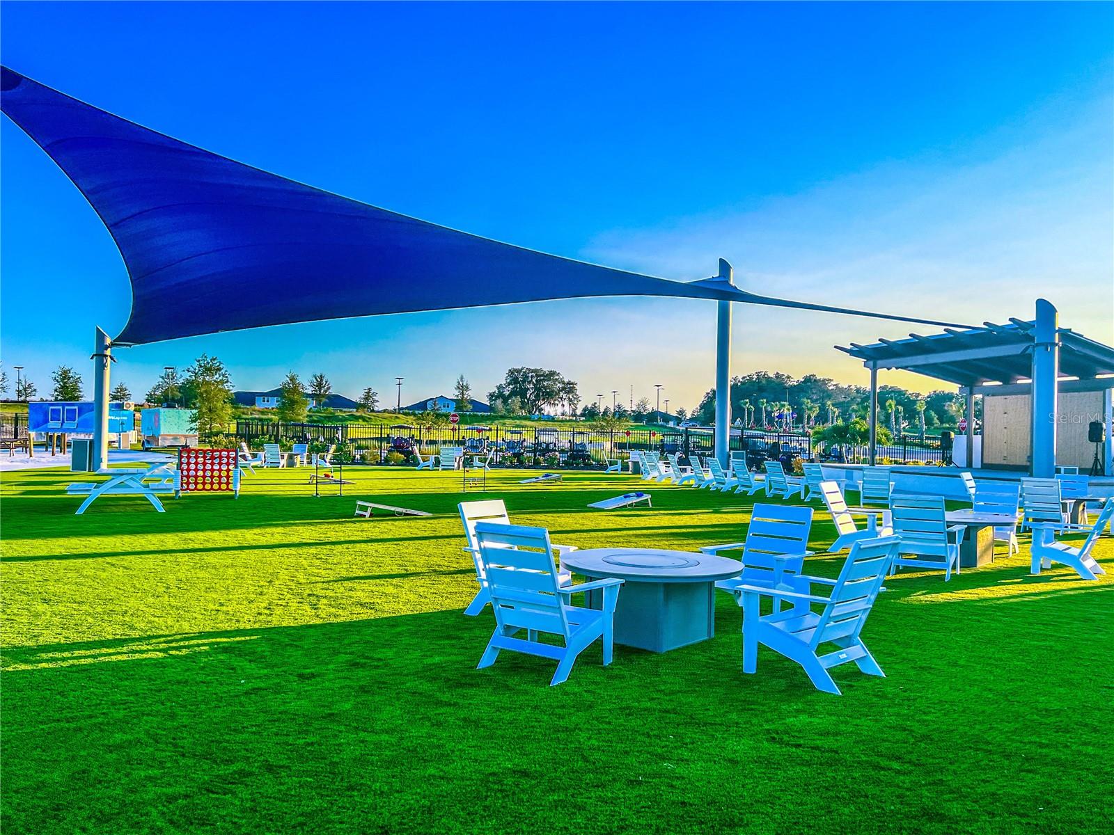 Listing photo id 13 for 10702 Laxer Cay Loop