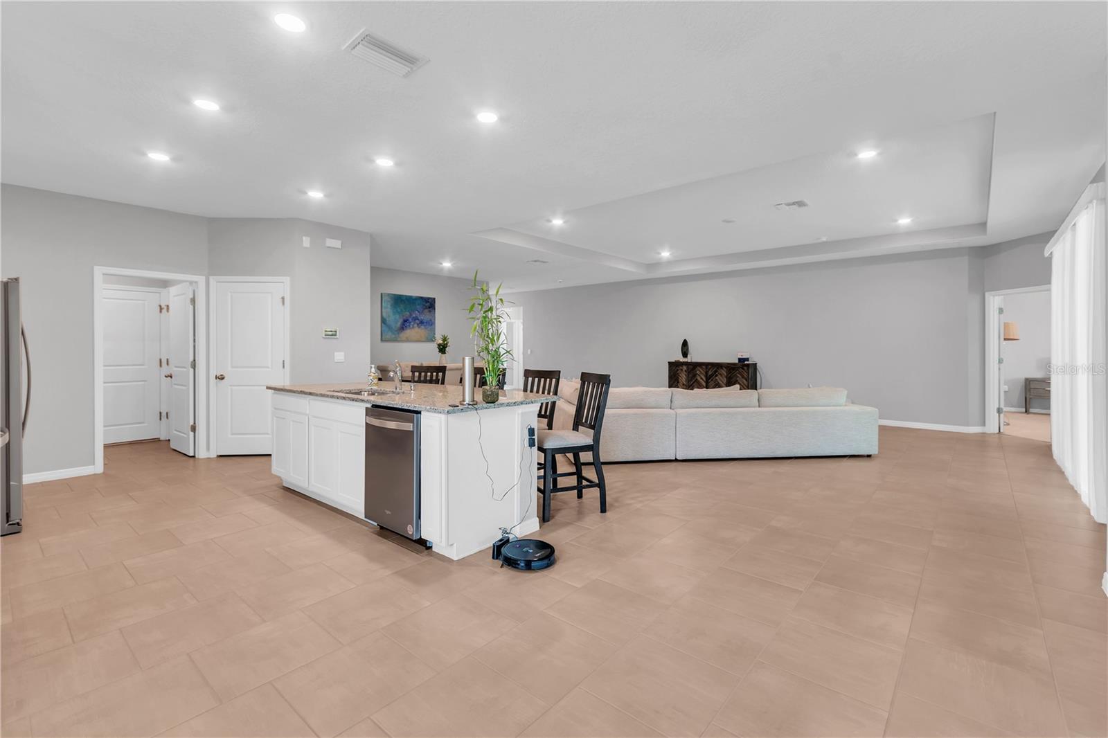 Listing photo id 16 for 10702 Laxer Cay Loop