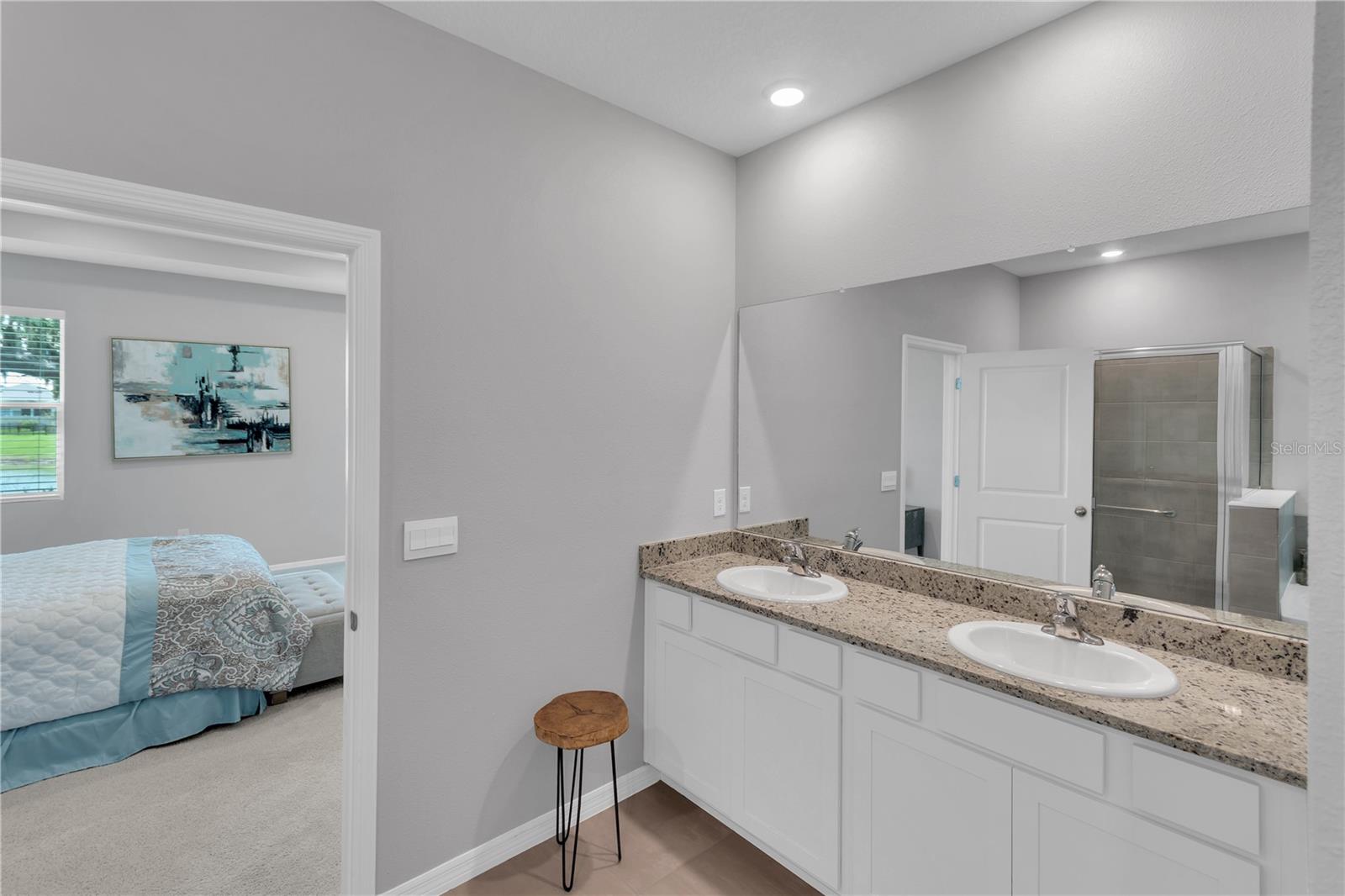 Listing photo id 20 for 10702 Laxer Cay Loop
