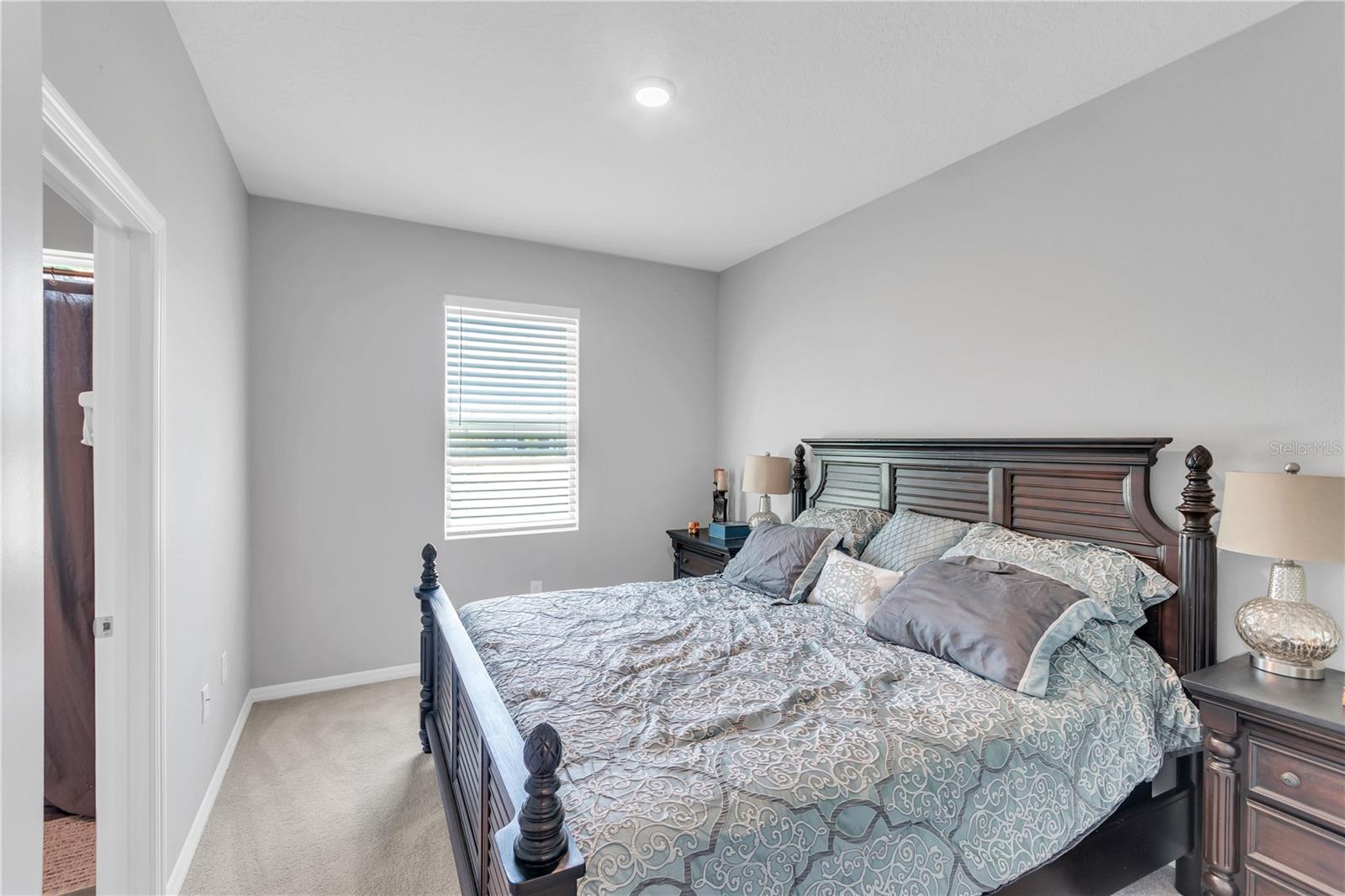 Listing photo id 23 for 10702 Laxer Cay Loop