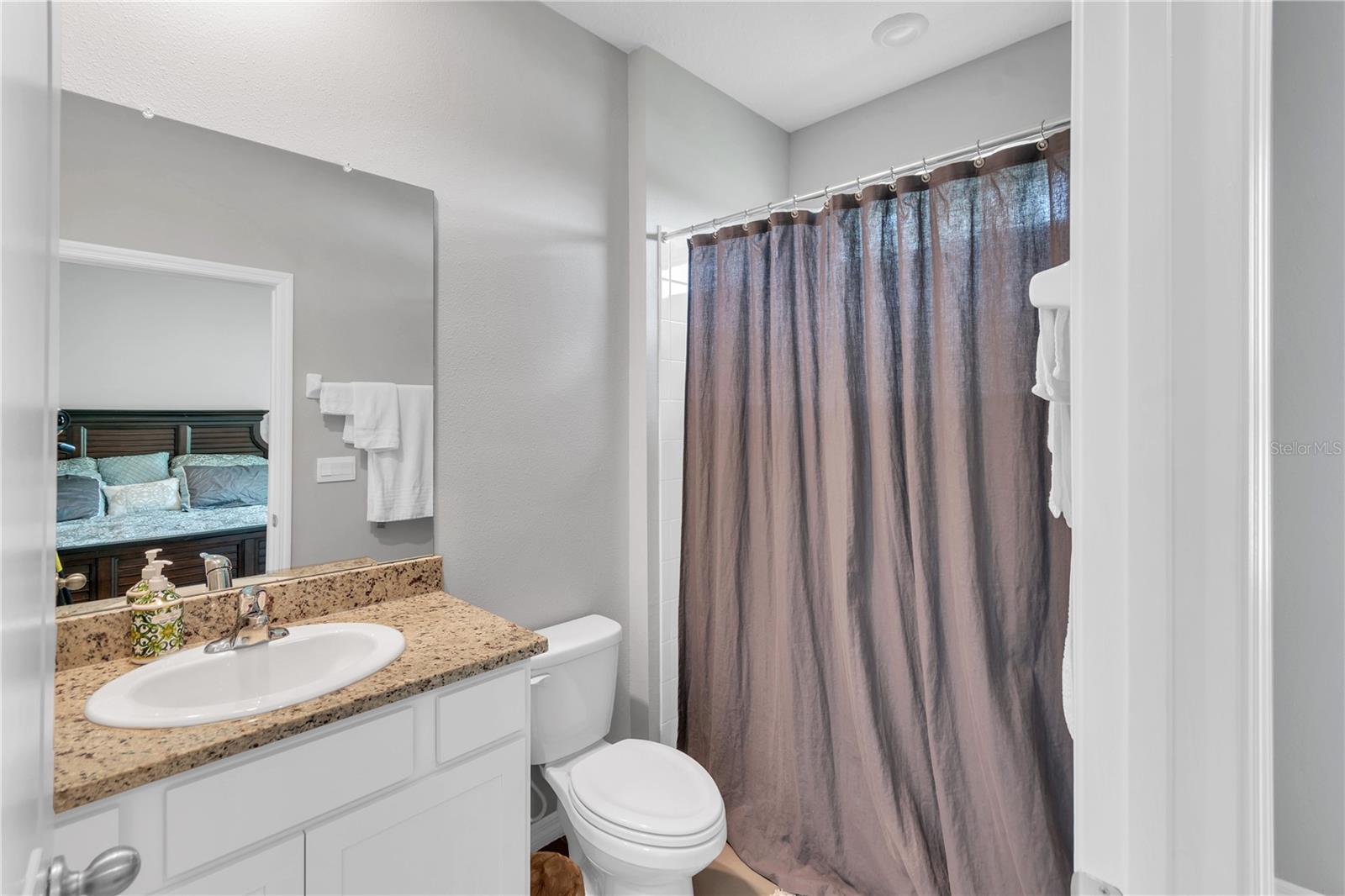 Listing photo id 25 for 10702 Laxer Cay Loop