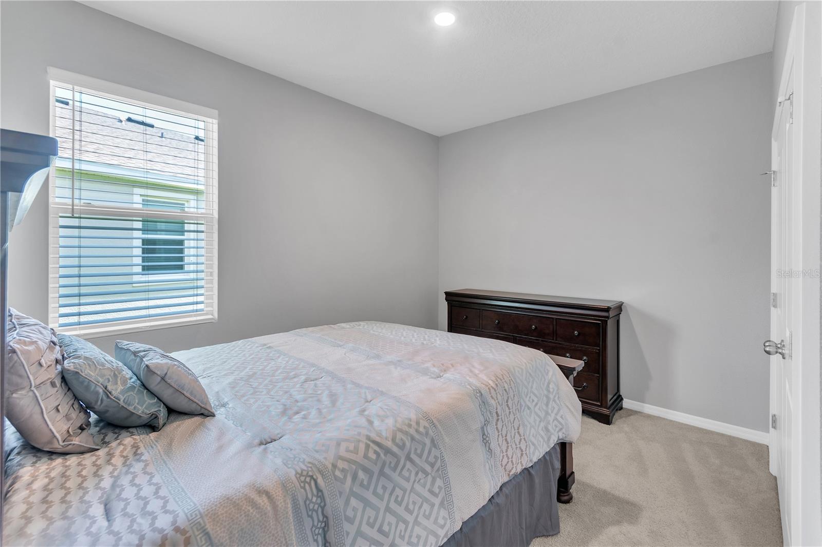 Listing photo id 31 for 10702 Laxer Cay Loop