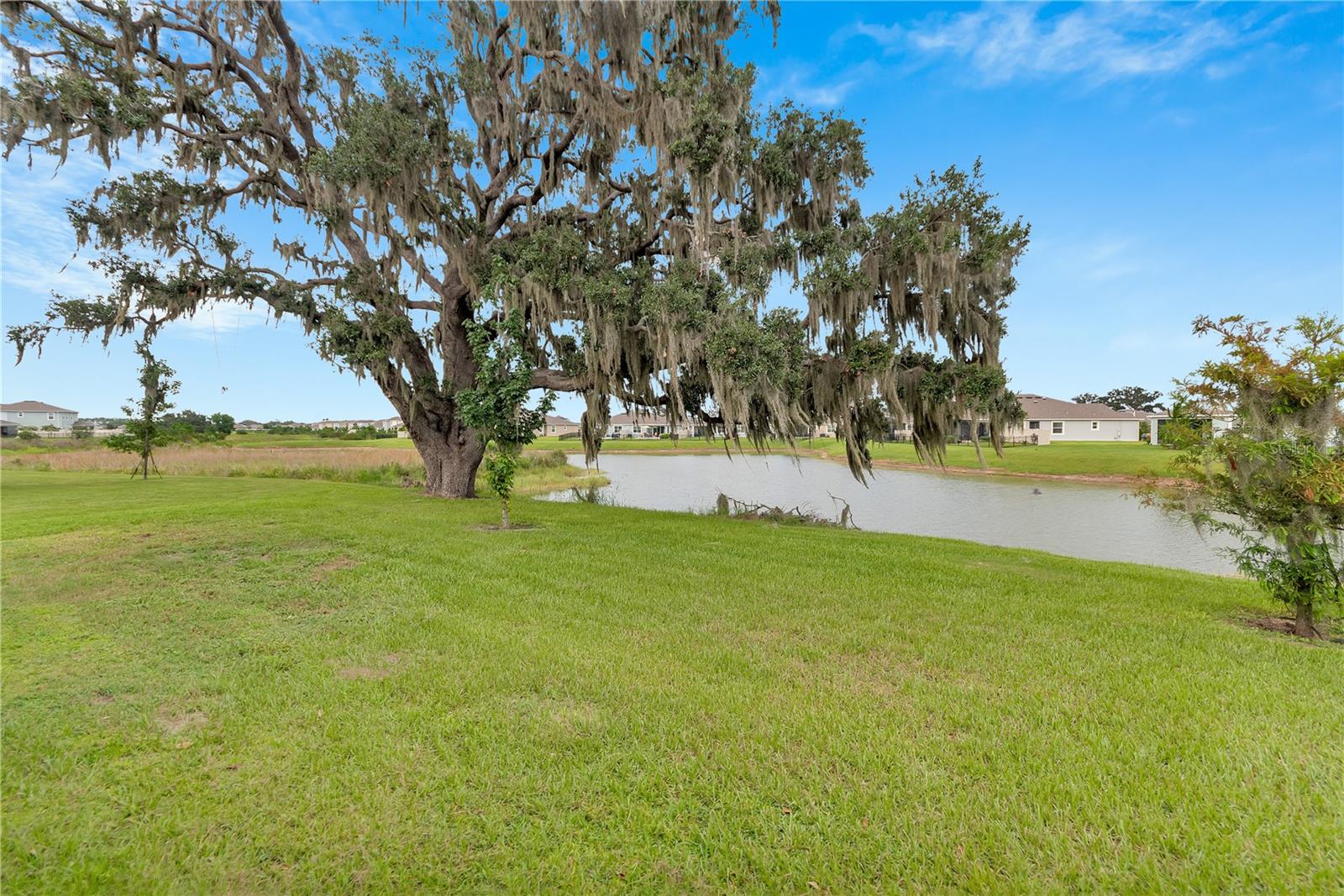 Listing photo id 35 for 10702 Laxer Cay Loop