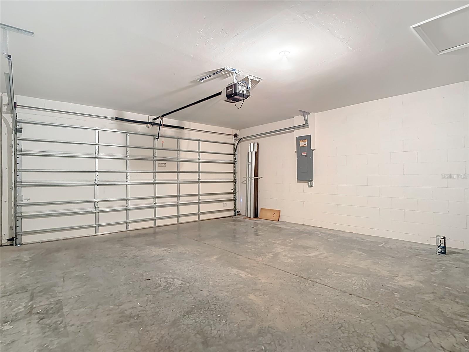 Image 28 of 42 For 2927 4th Place