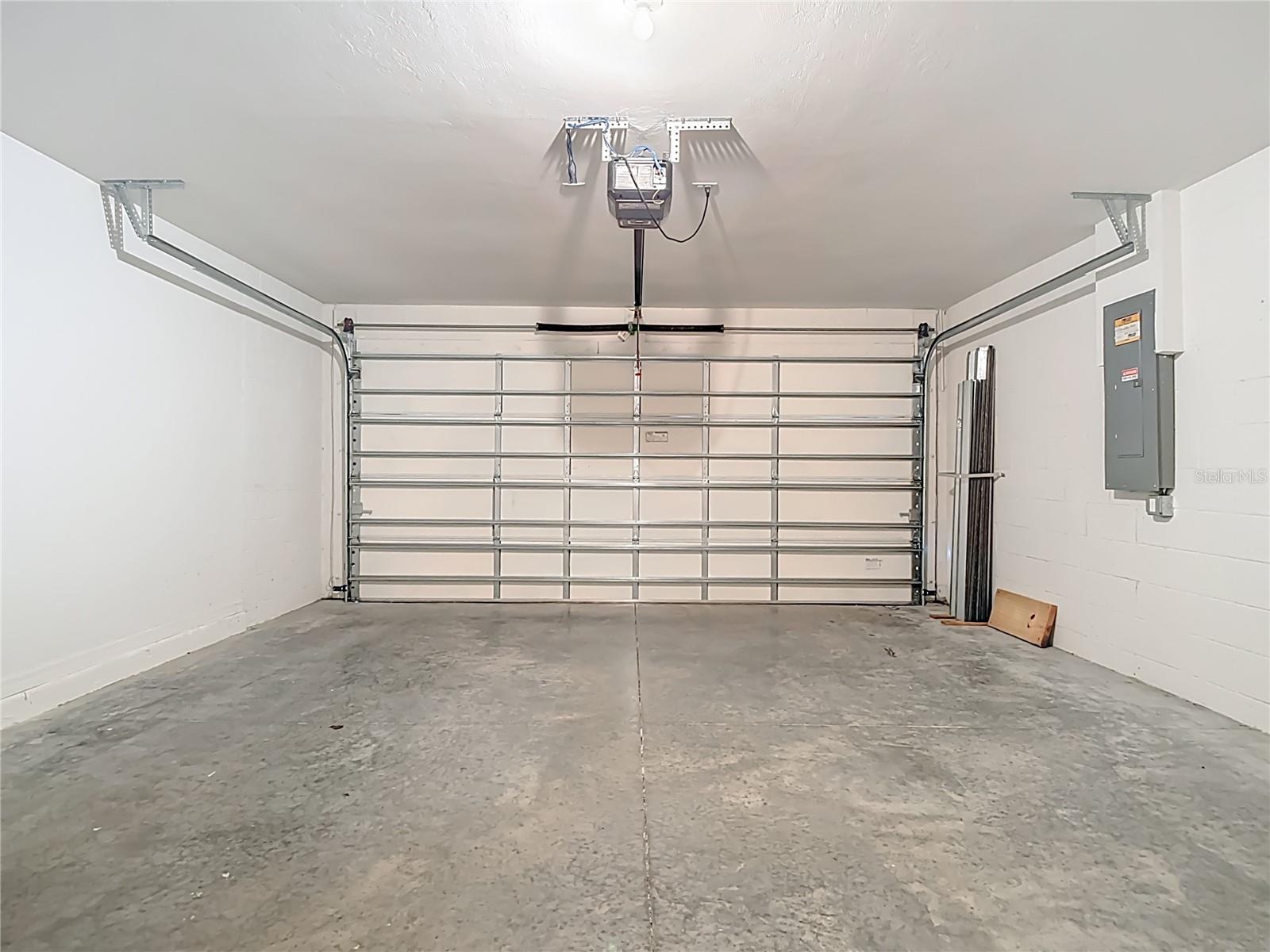 Image 29 of 42 For 2927 4th Place