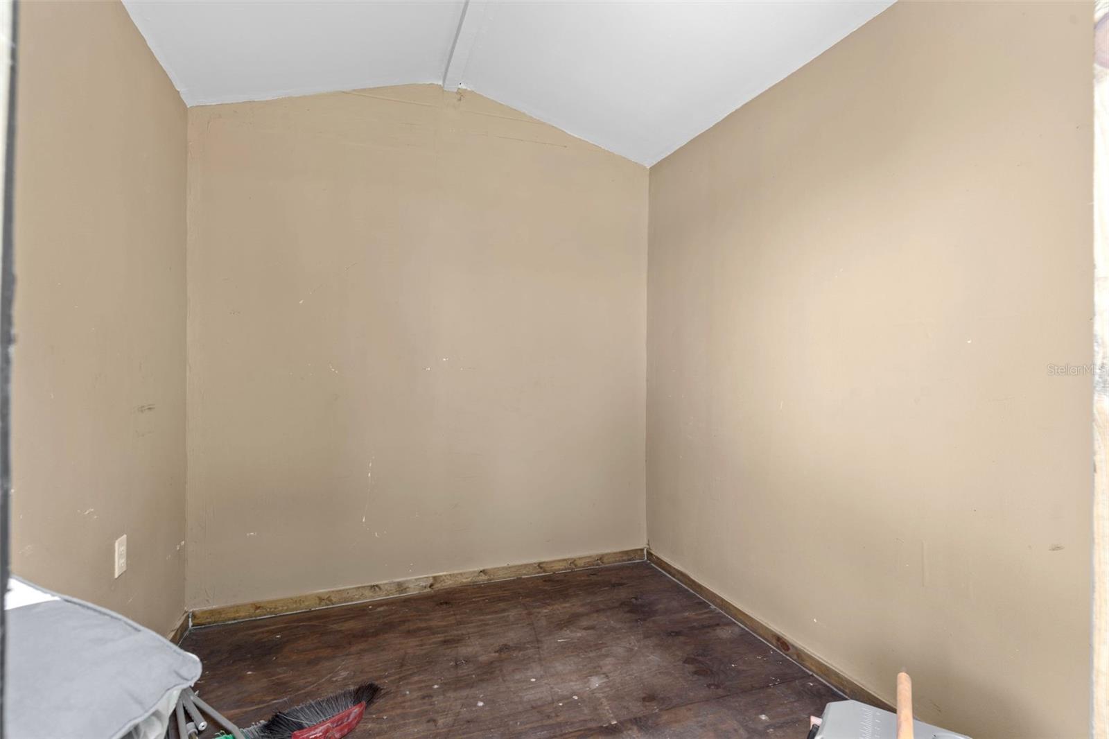 Image 33 of 48 For 1420 Wood Avenue