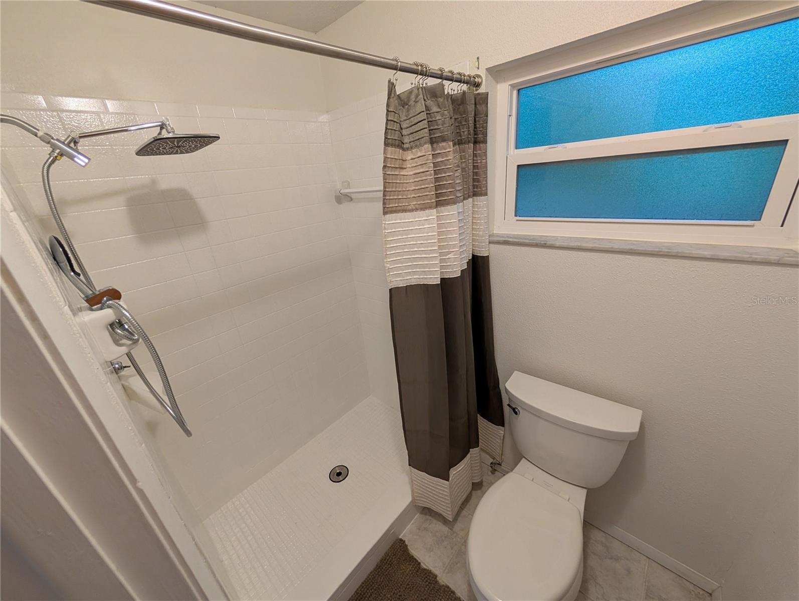 Image 36 of 68 For 11308 Echo View Drive