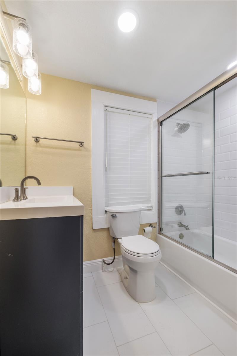 Image 20 of 31 For 409 Willow Avenue