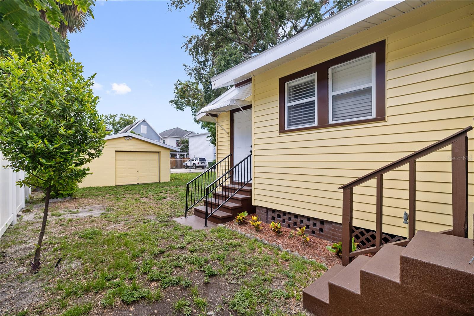 Image 23 of 31 For 409 Willow Avenue
