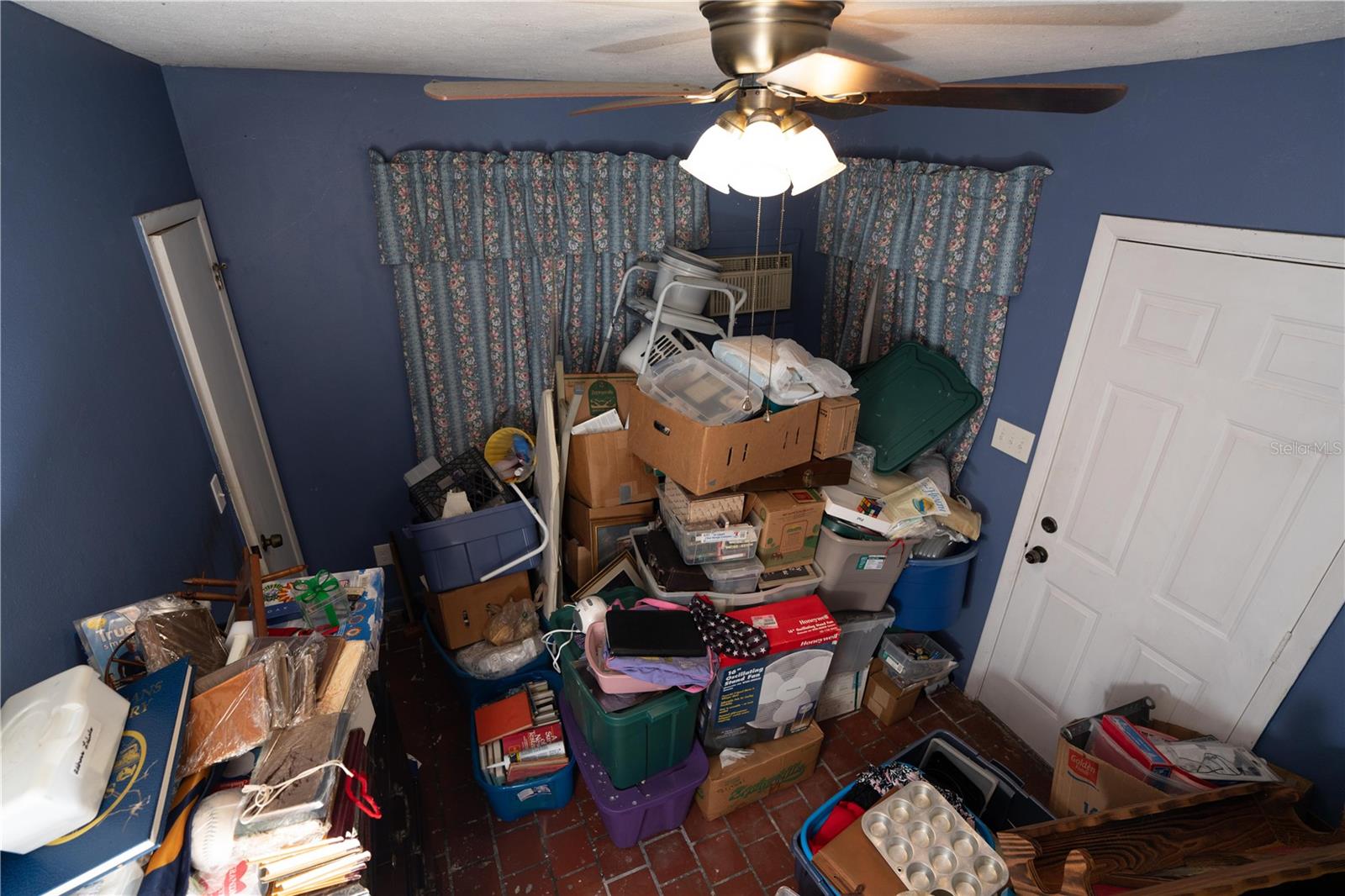 Image 3 of 35 For 307 Osborne Avenue