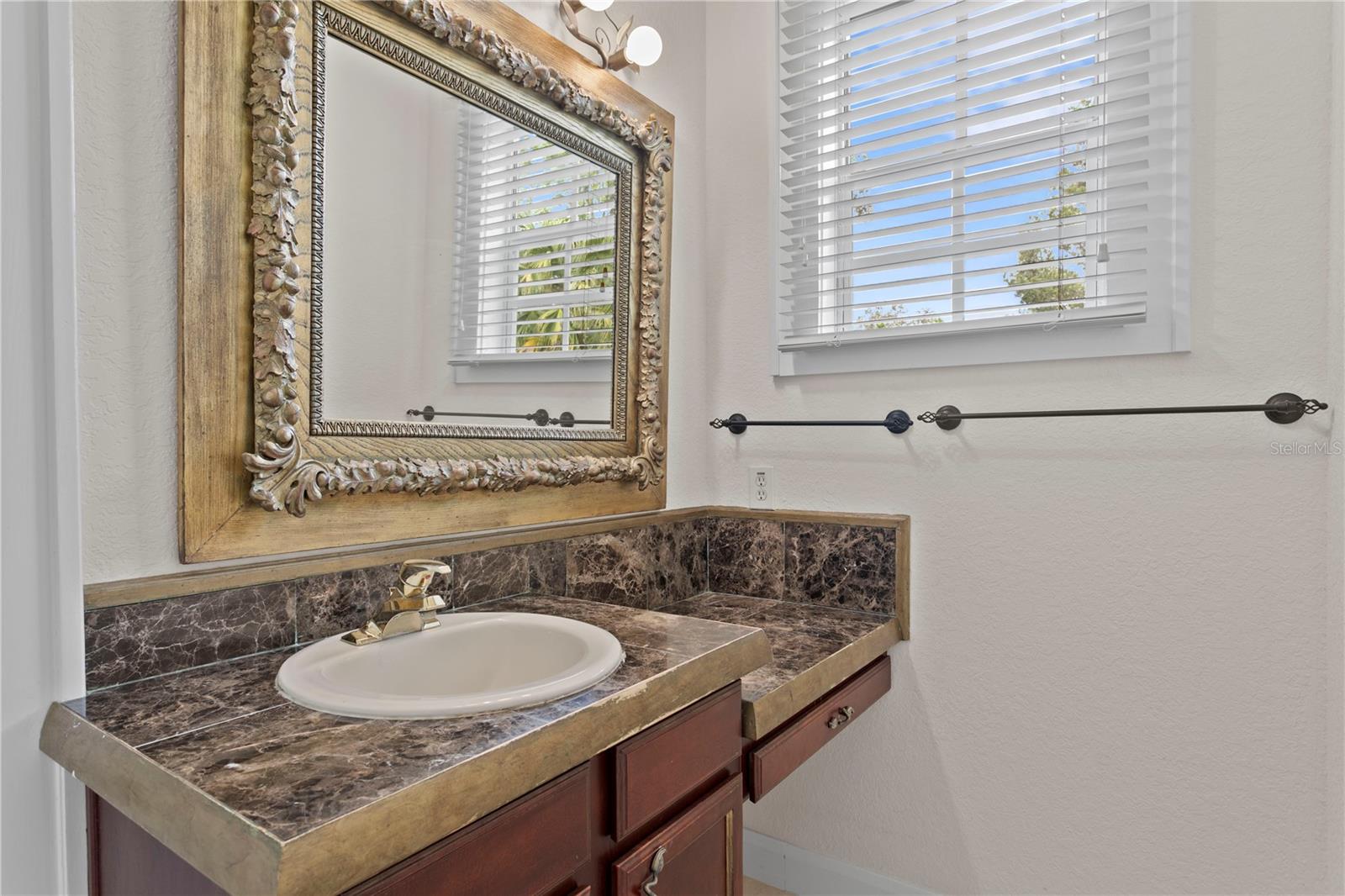 Image 29 of 58 For 11923 Riverhills Drive