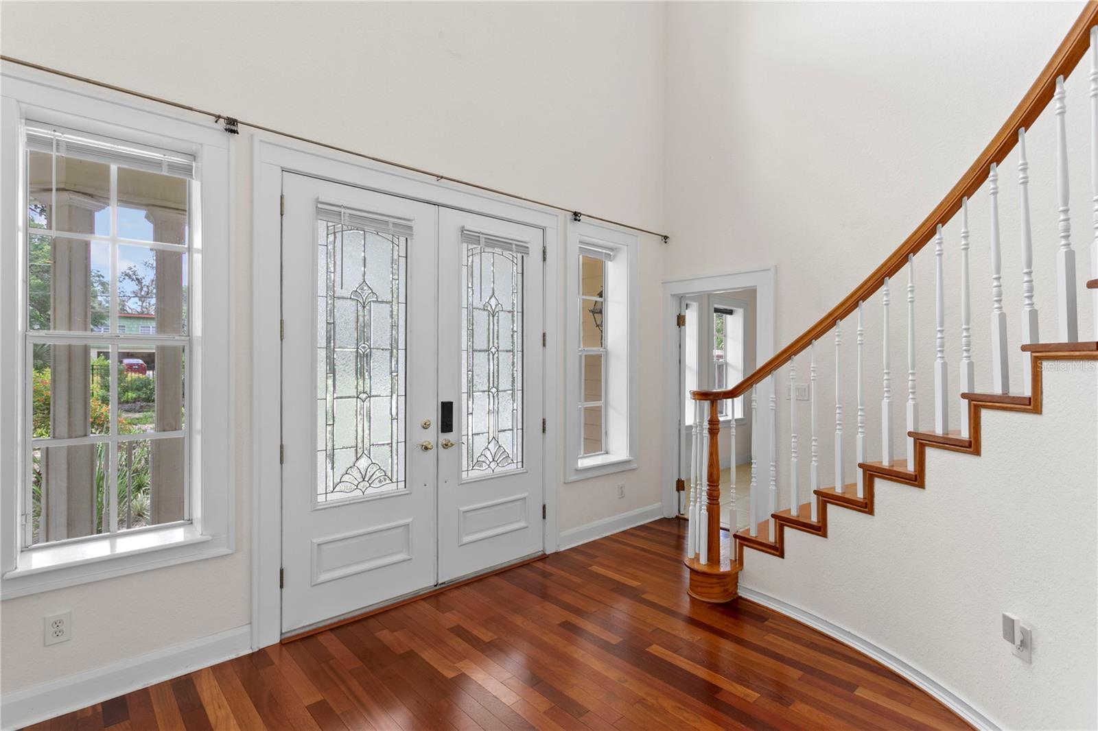 Image 9 of 58 For 11923 Riverhills Drive