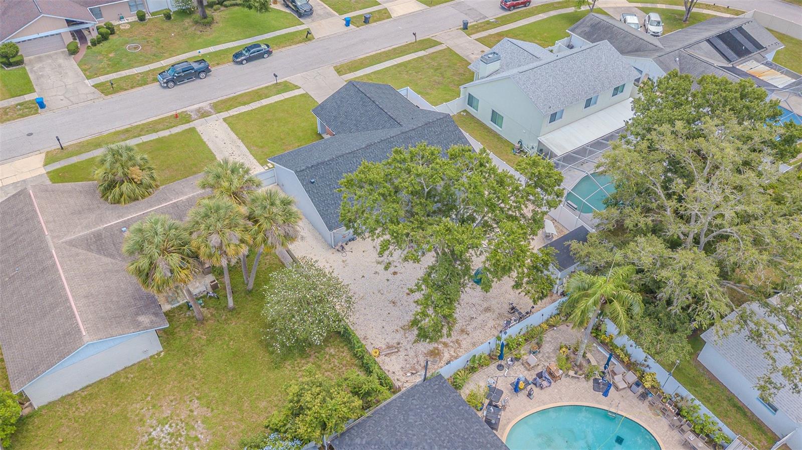 Image 11 of 34 For 13916 Briardale Lane