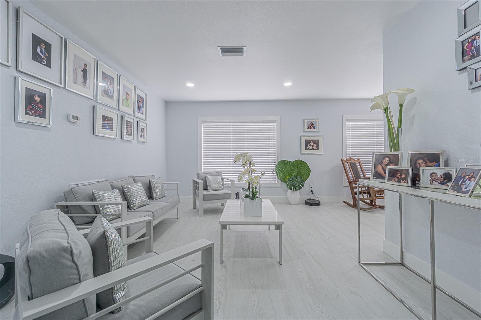 Image 15 of 34 For 13916 Briardale Lane