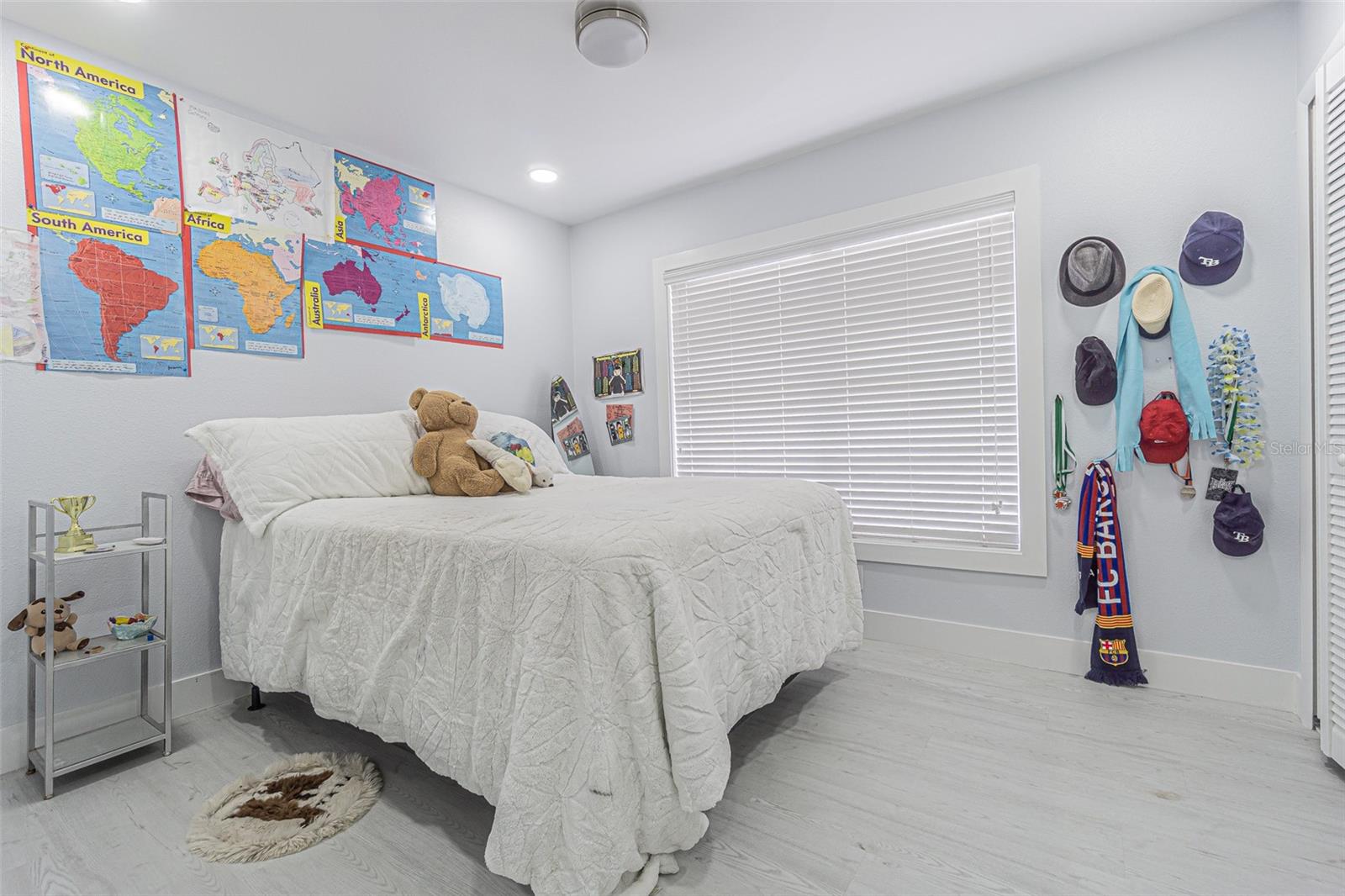 Image 17 of 34 For 13916 Briardale Lane