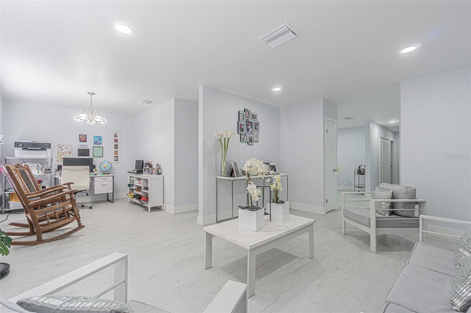 Image 19 of 34 For 13916 Briardale Lane