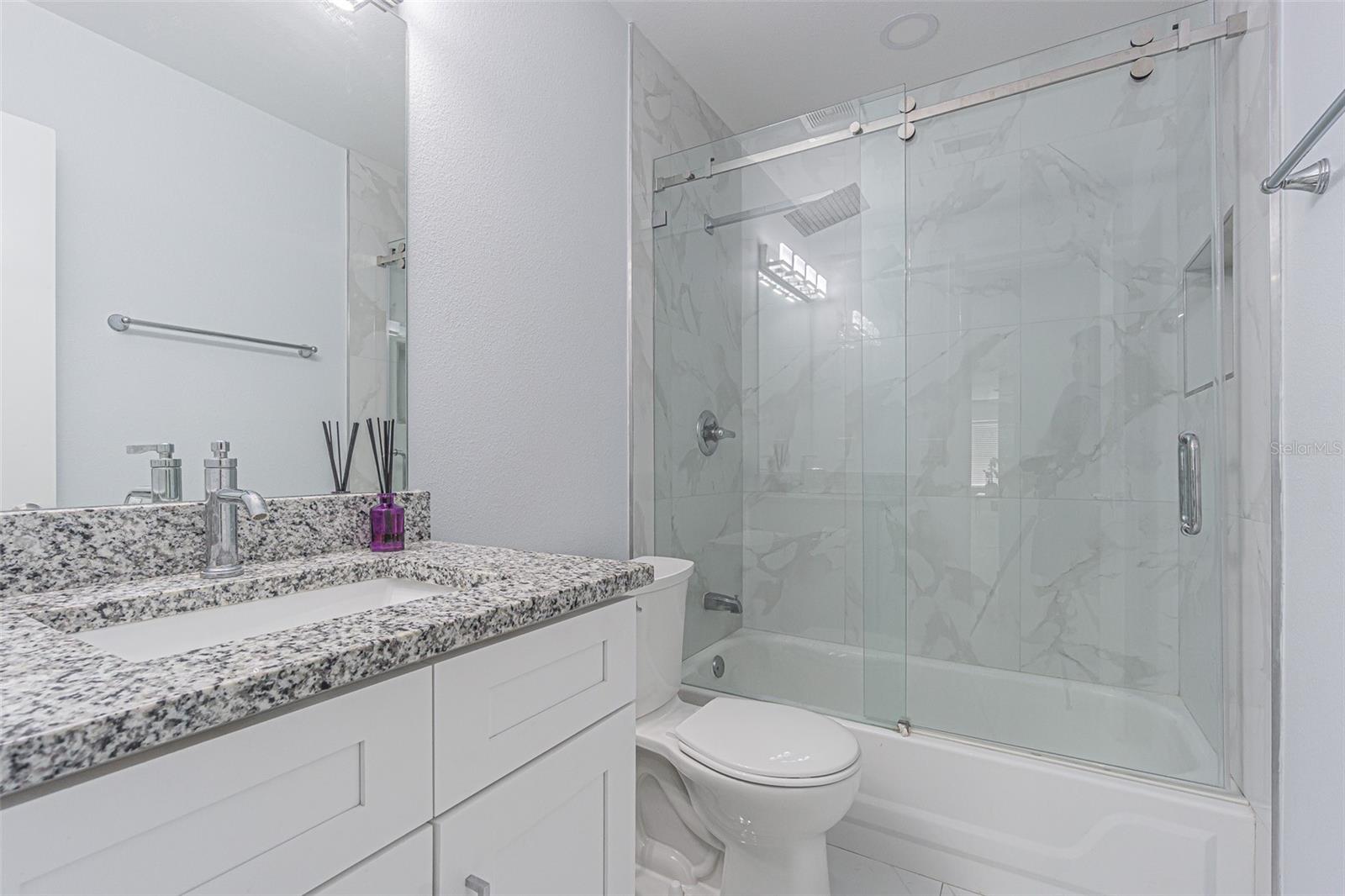 Image 24 of 34 For 13916 Briardale Lane