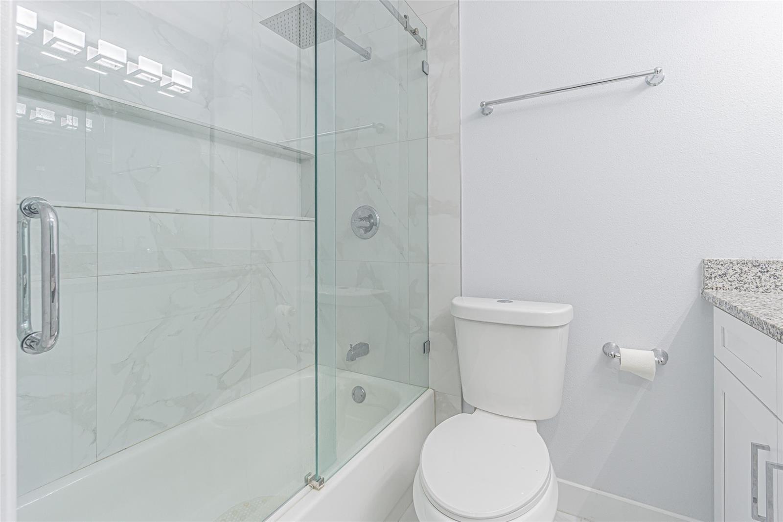 Image 28 of 34 For 13916 Briardale Lane