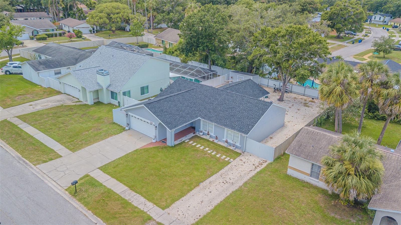 Image 3 of 34 For 13916 Briardale Lane