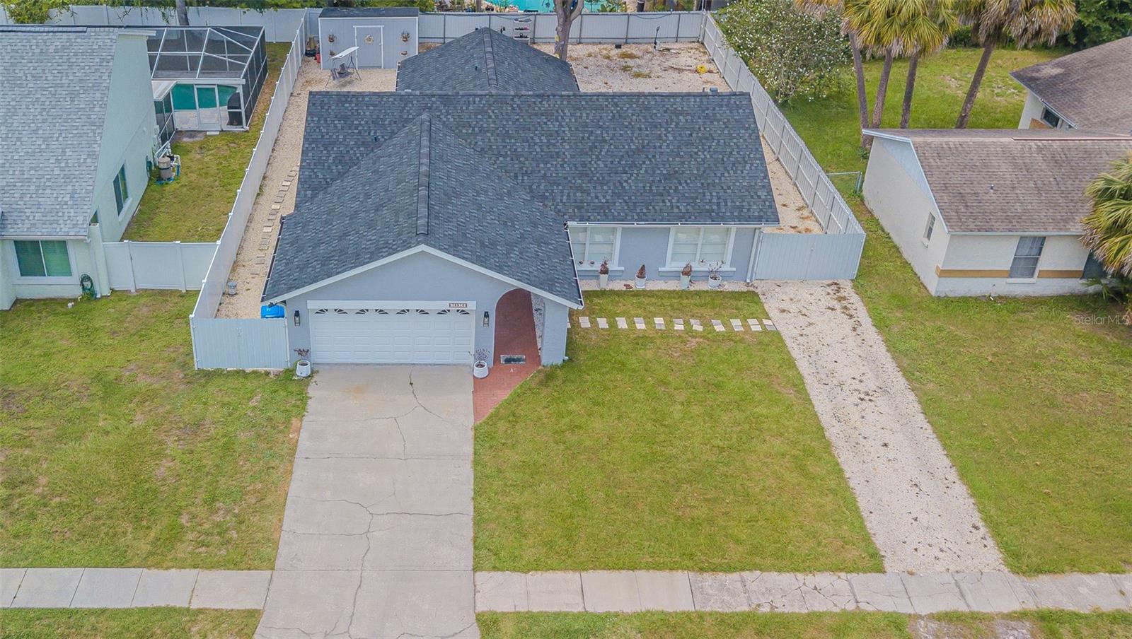 Image 4 of 34 For 13916 Briardale Lane