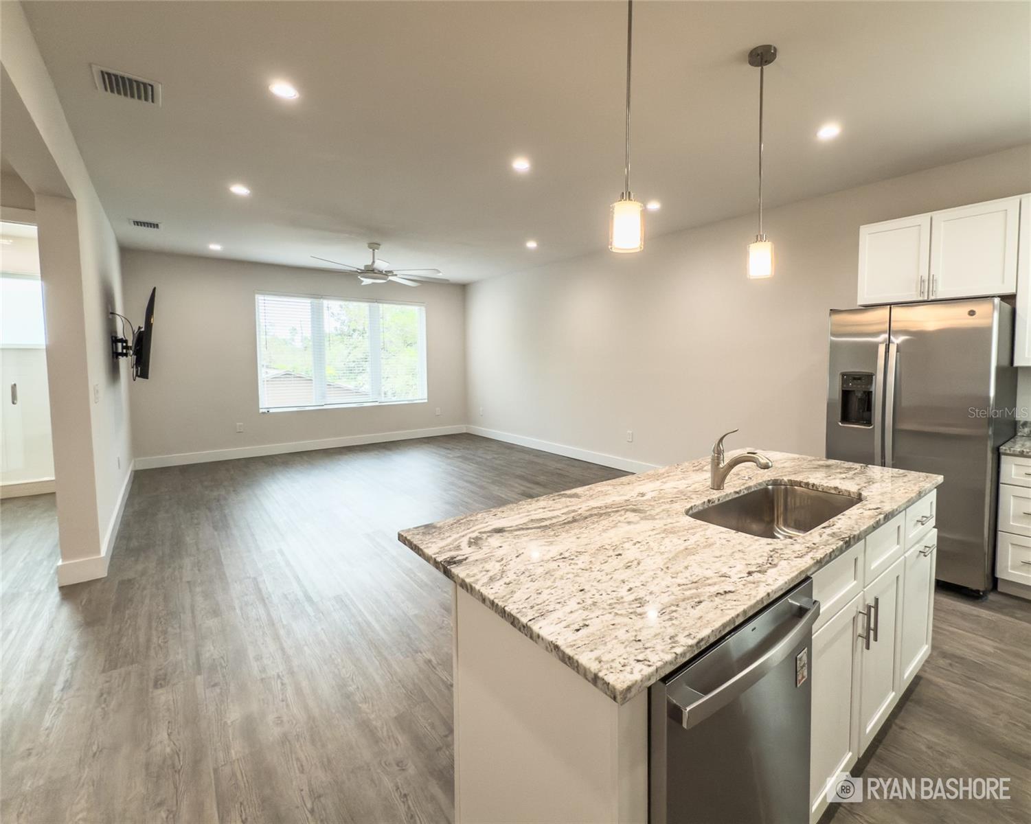 Image 12 of 34 For 627 Petit Way