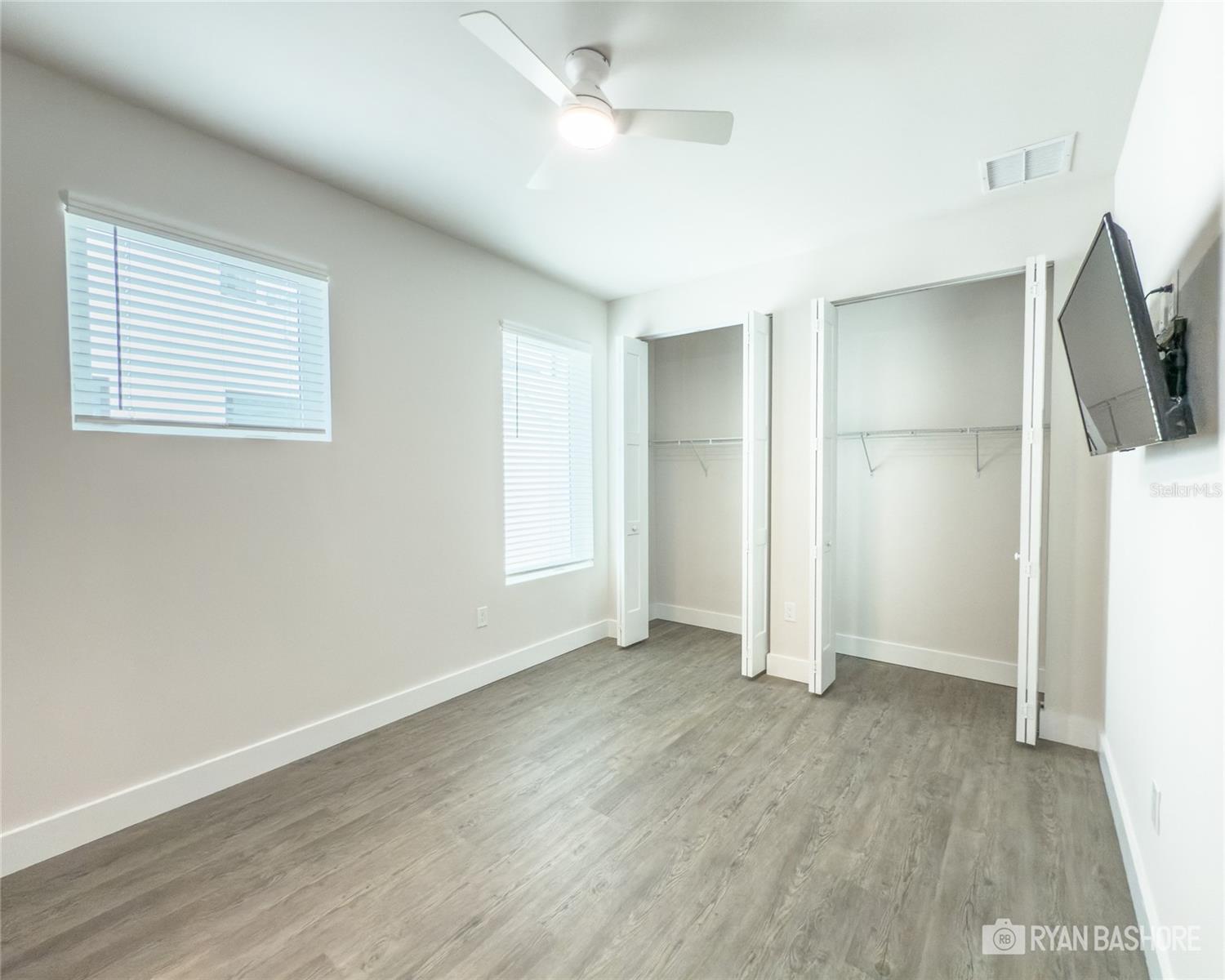 Image 14 of 34 For 627 Petit Way