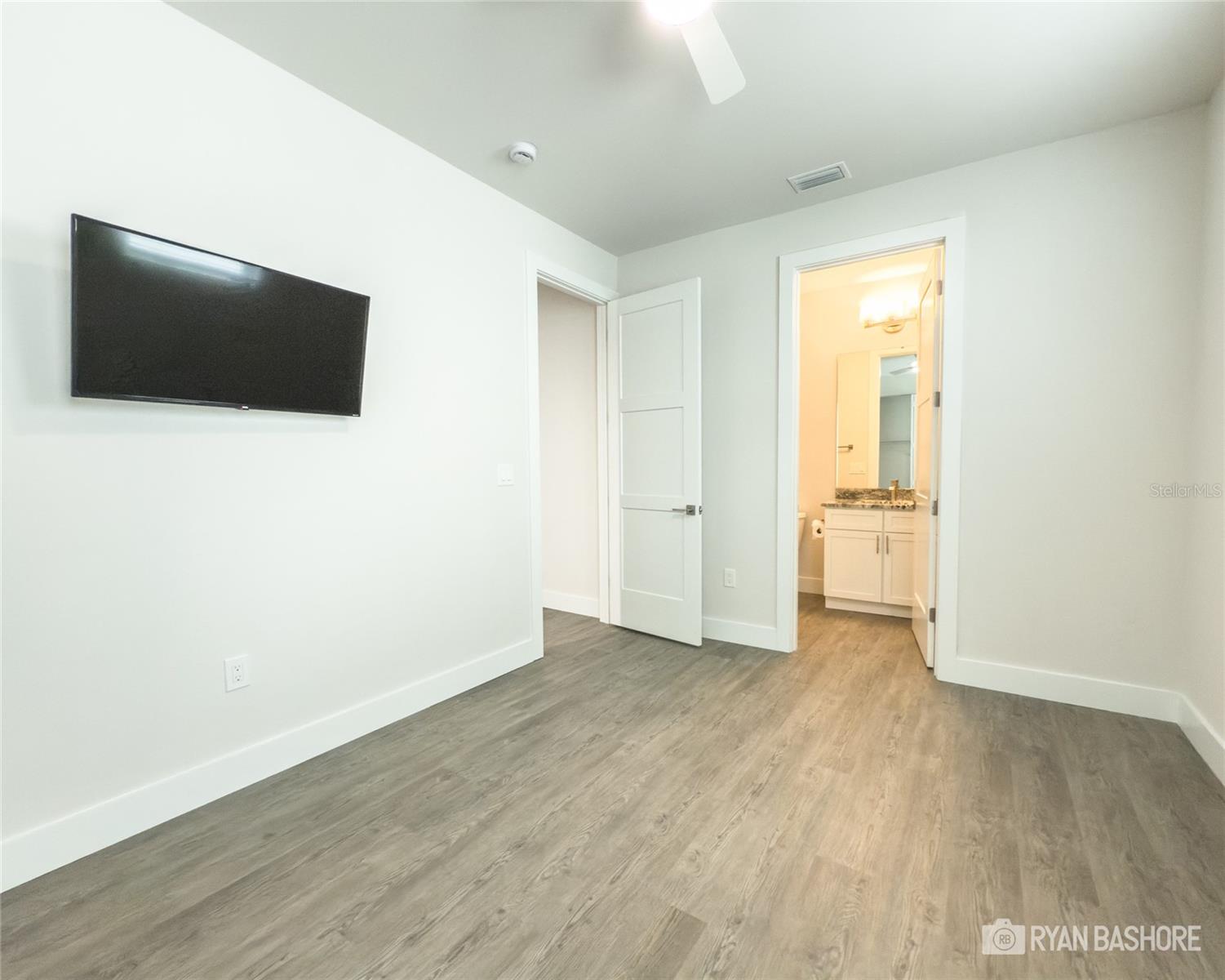 Image 15 of 34 For 627 Petit Way