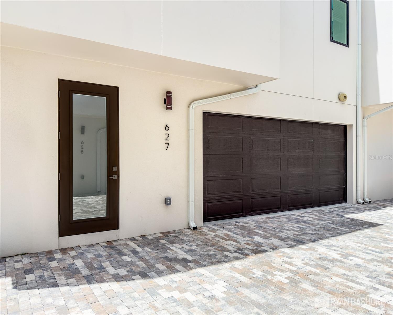 Image 25 of 34 For 627 Petit Way