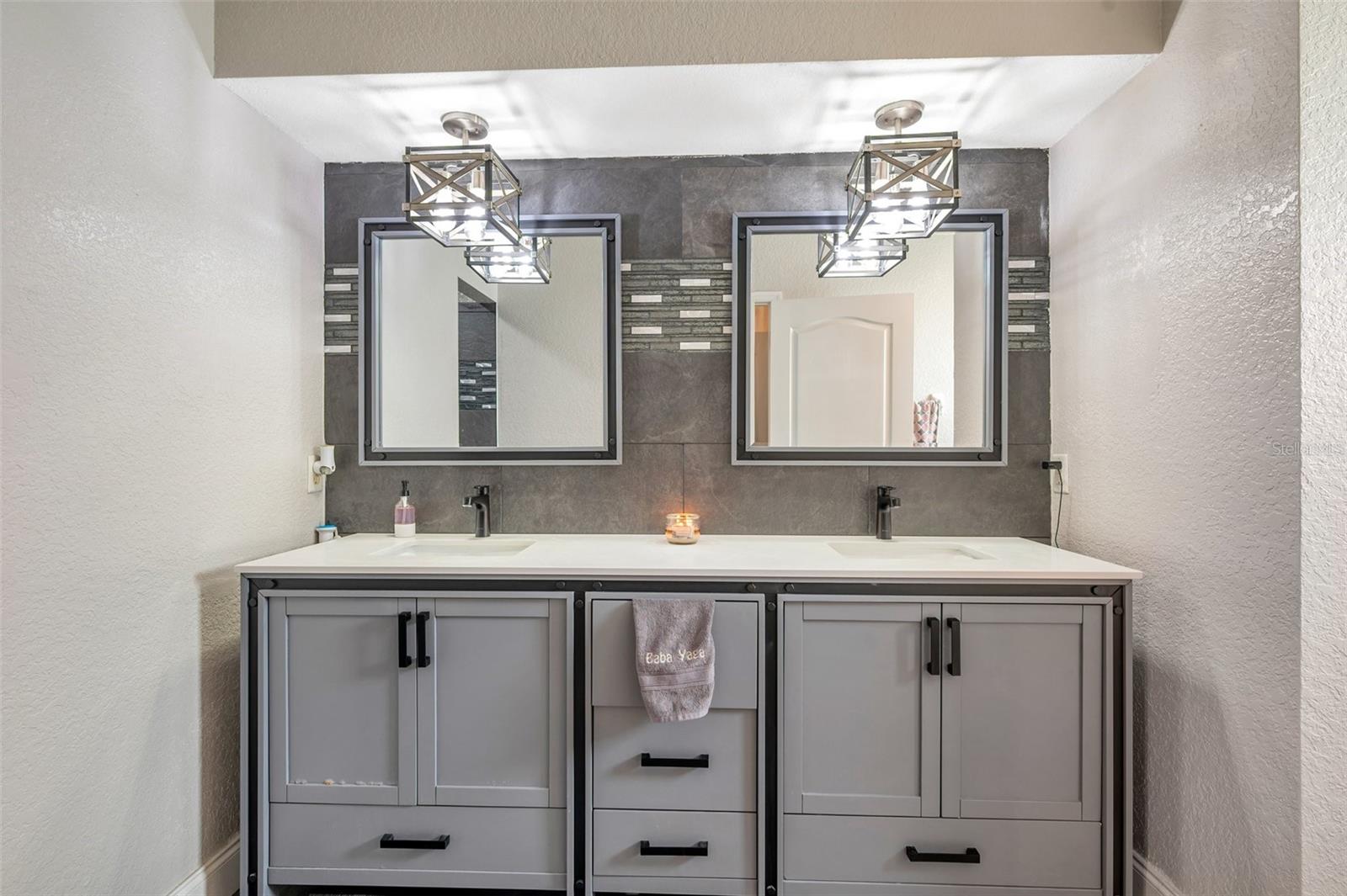 Image 21 of 40 For 15442 Arvin Drive