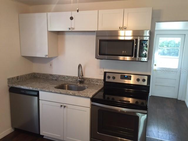 Image 5 of 16 For 211 Cluster Avenue