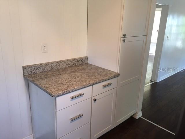 Image 7 of 16 For 211 Cluster Avenue