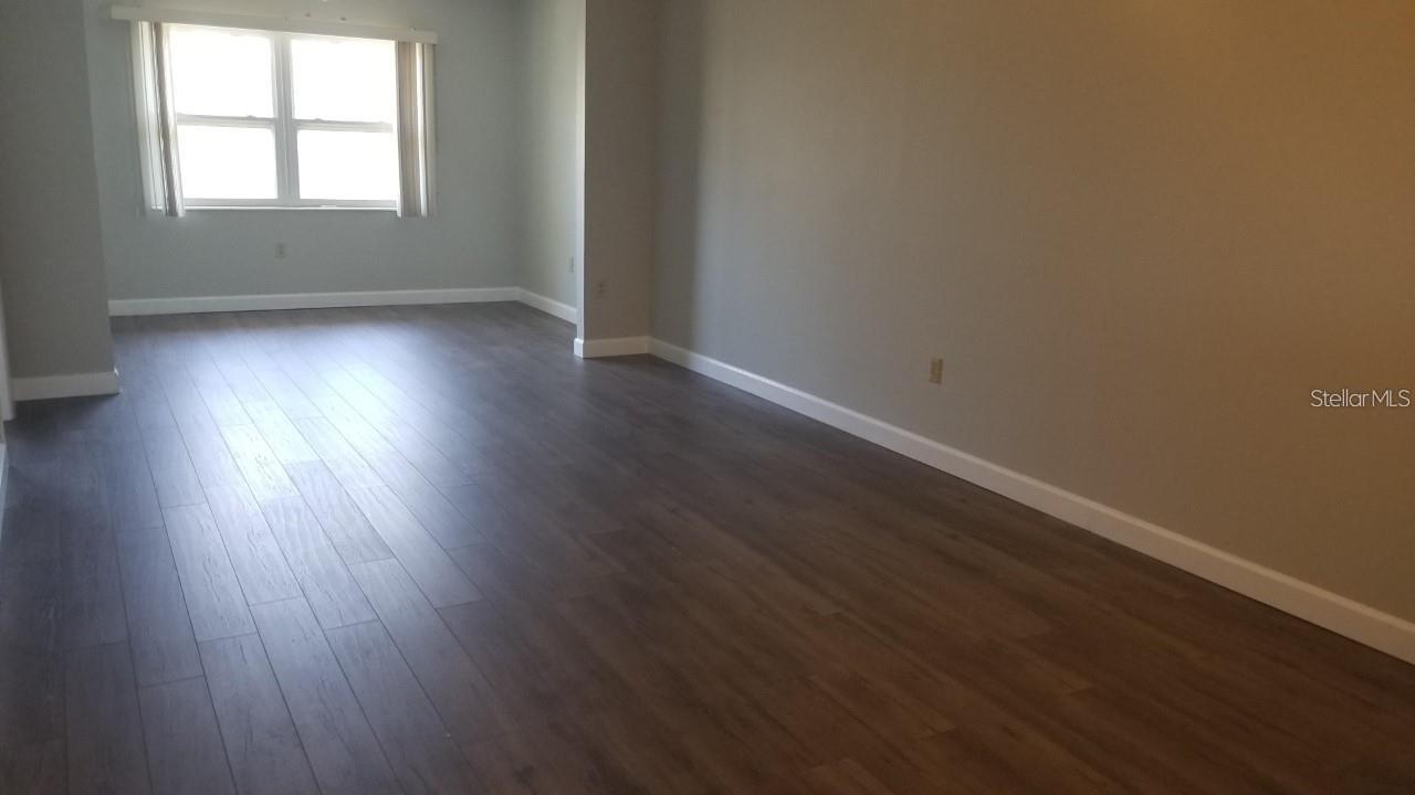 Image 11 of 31 For 1524 Lakeview Road 405